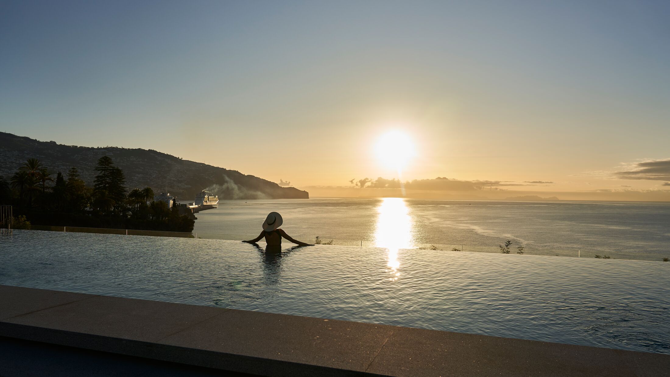 Les-Suites-Cliff-Bay-2023-Infinity-Pool-003-121860-Hybris