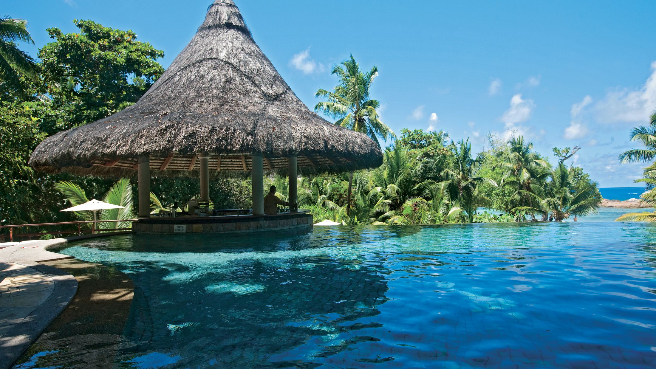108268 Pool 001.jpg-Hybris