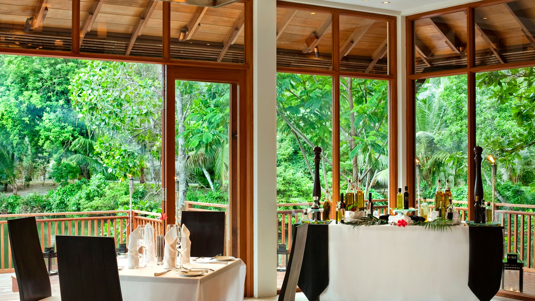 116191 Portobello Restaurant 002.jpg-Hybris