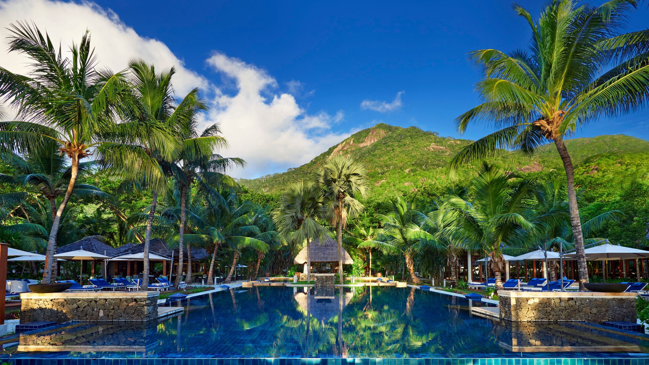 116191-Swimming-Pool-002-Hybris