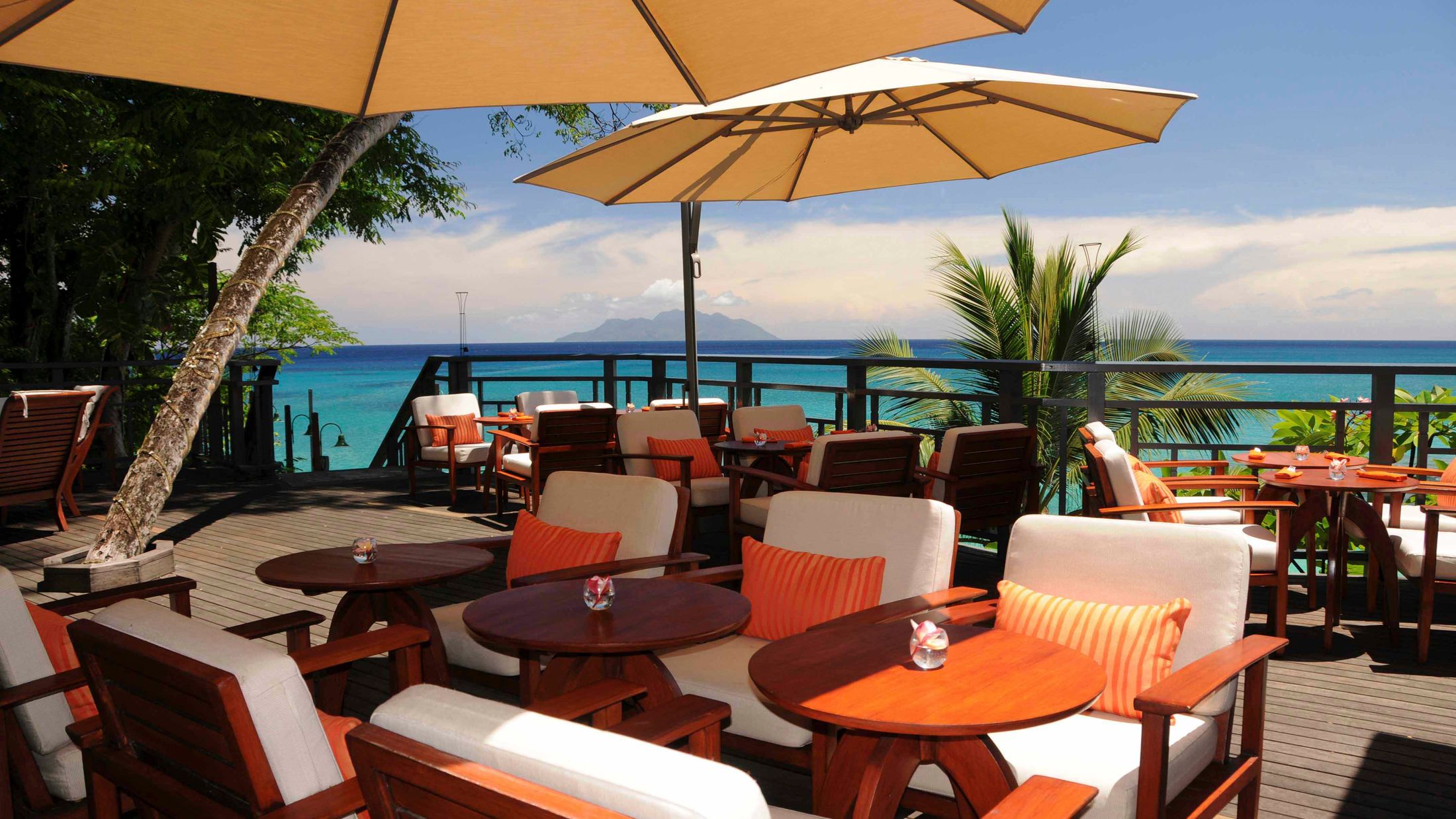 115652 Oceanview Bar Restaurant 2.jpg-Hybris