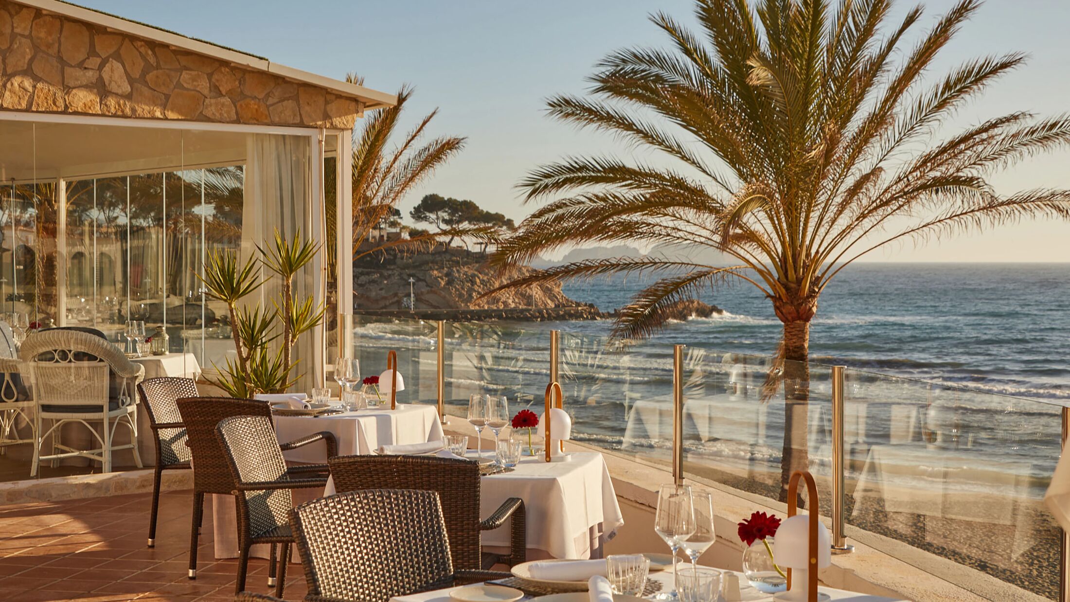 Secrets-Villamil-2022-Seaside-Grill-Restaurant-001-121828-Hybris