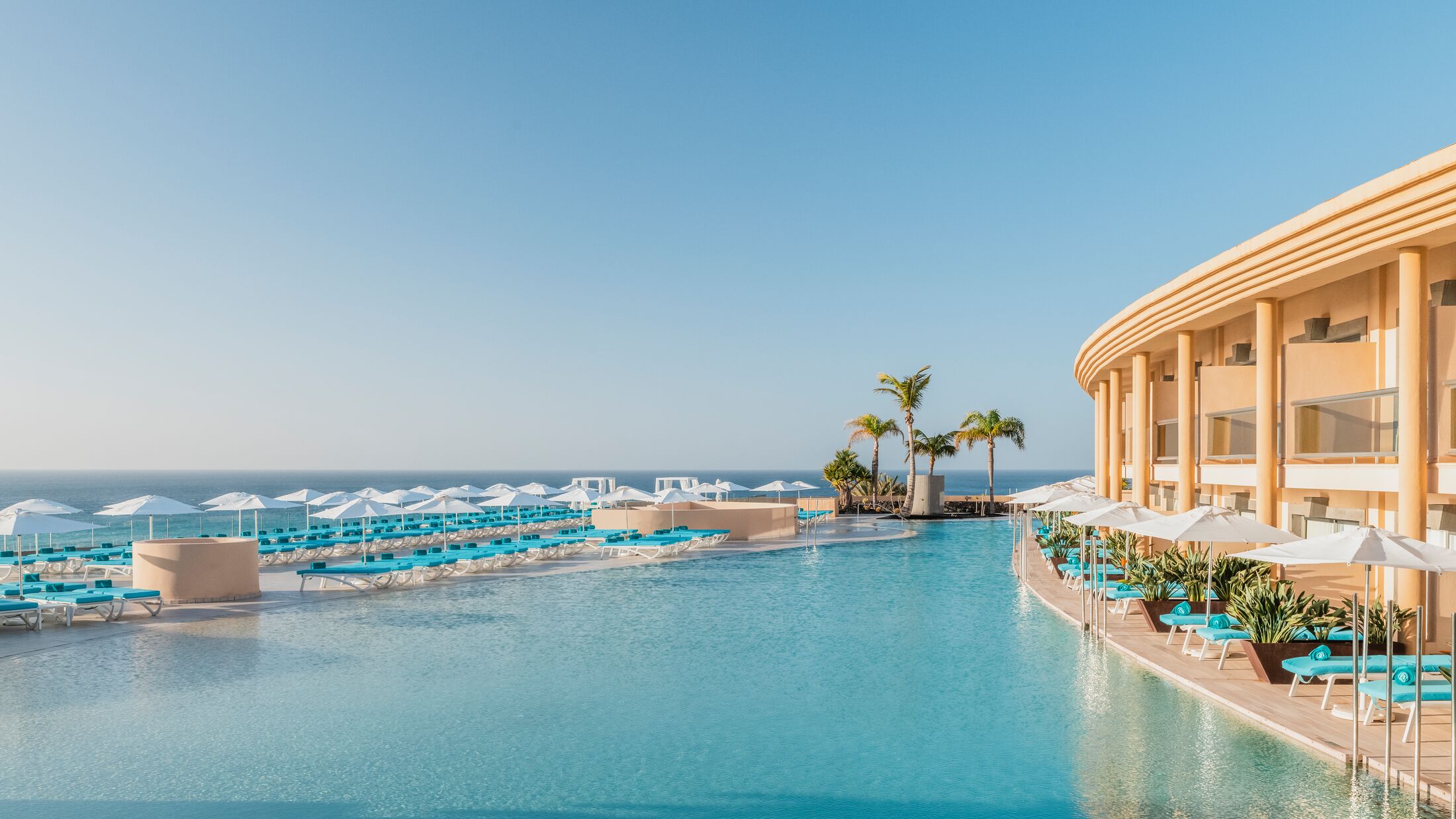 Iberostar-Fuerteventura-Palace-2023-Swimming-Pool-002-121740-Hybris