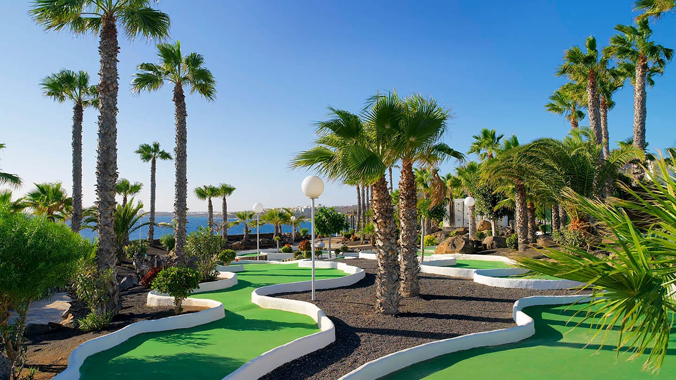 H10-Timanfaya-Palace-2024-Minigolf-001-104832-Hybris