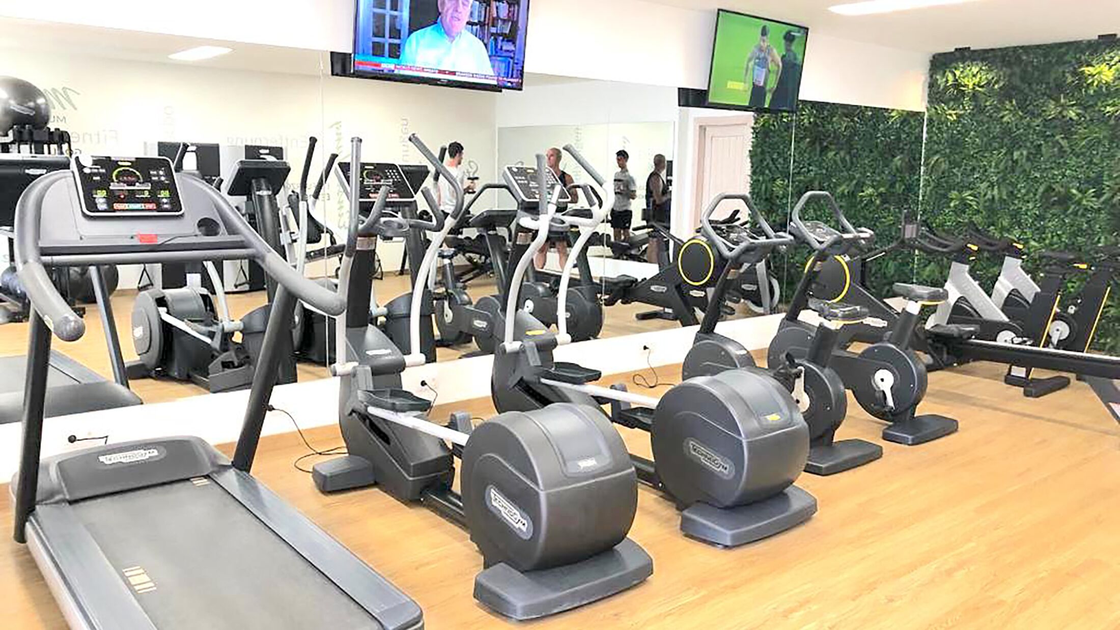 Volcan-2022-Gym-002-109733-Hybris