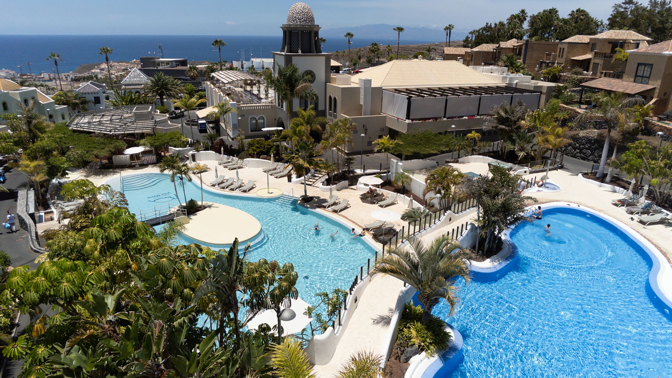 Suite-Villa-Maria-2023-Swimming-Pool-001-120608-Hybris