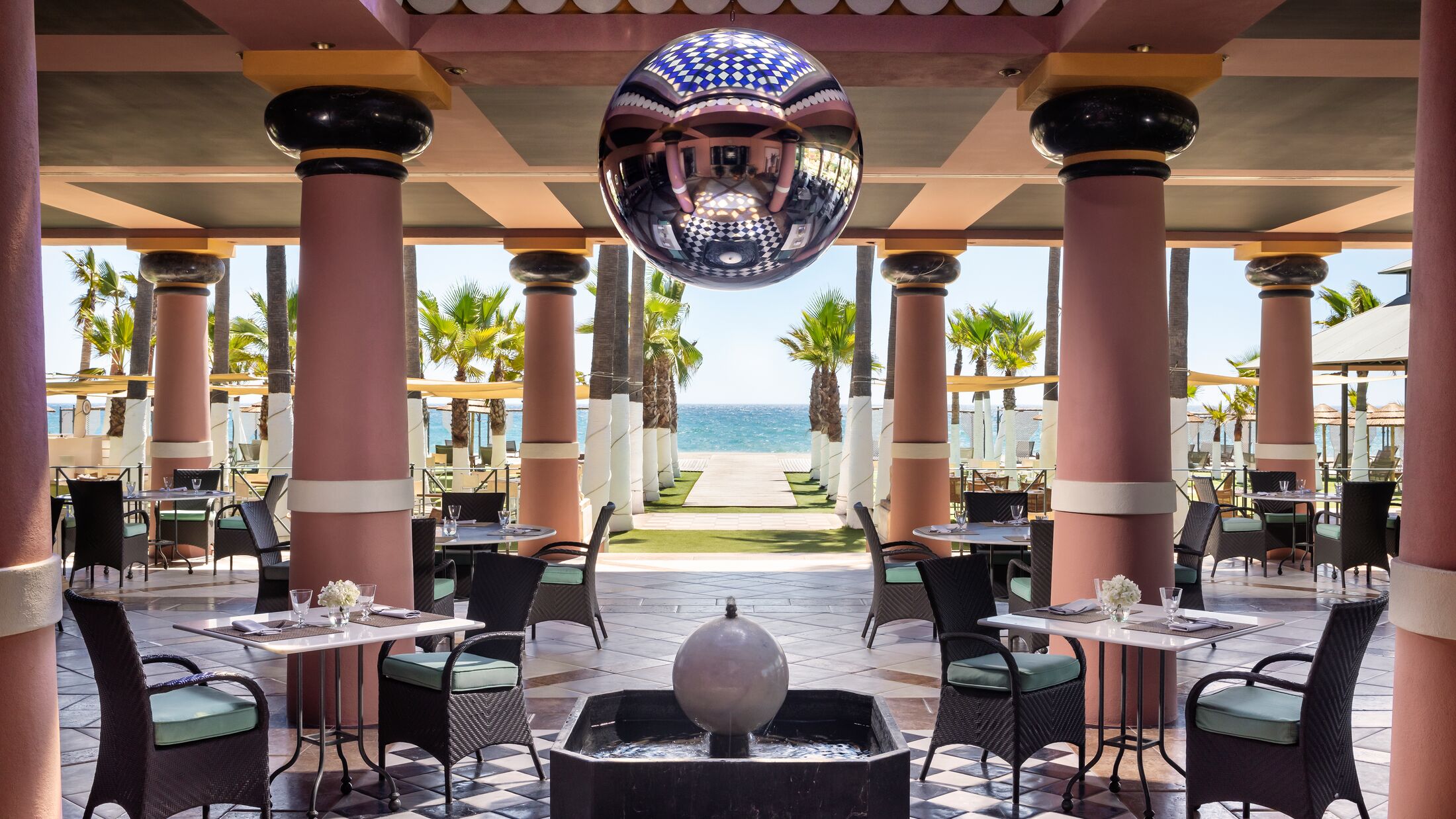 Anantara-Villa-Padierna-2024-Beach-Club-001-121668-Hybris