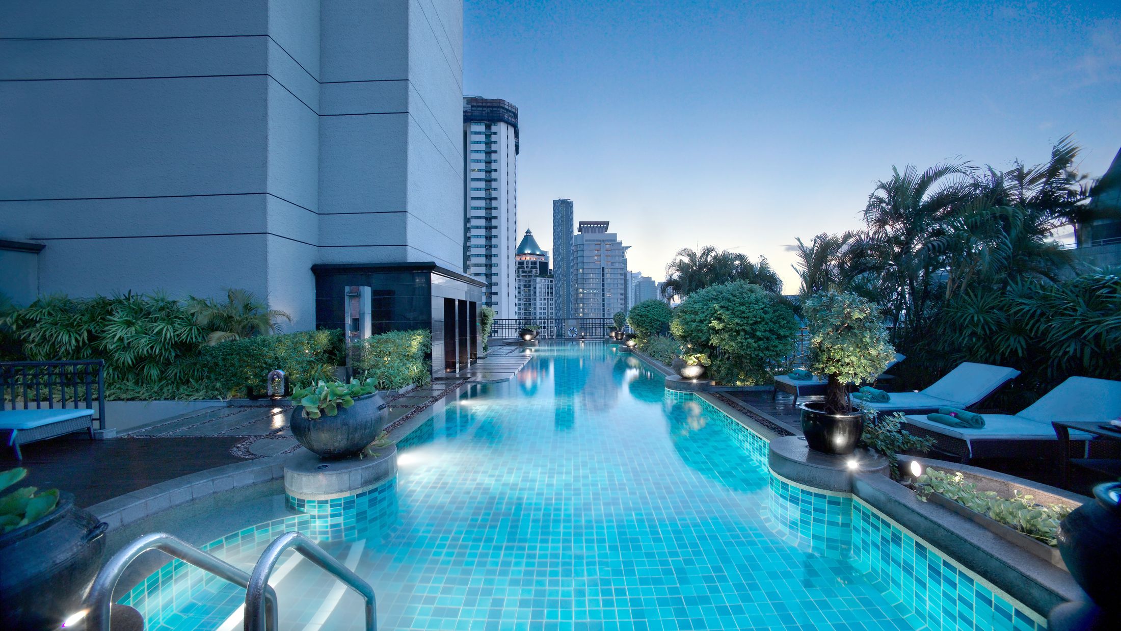 108740_Swimming Pool_001.jpg-Hybris