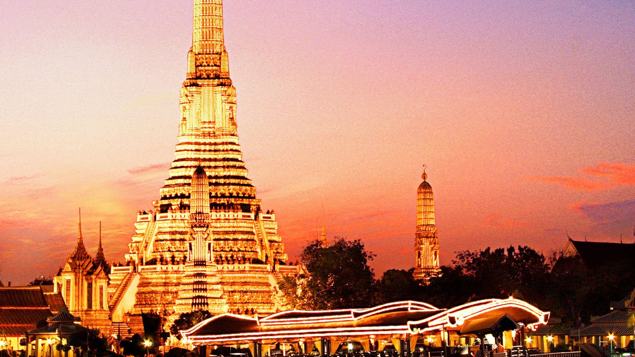 BKK.A.2015.108740.010.jpg-Hybris
