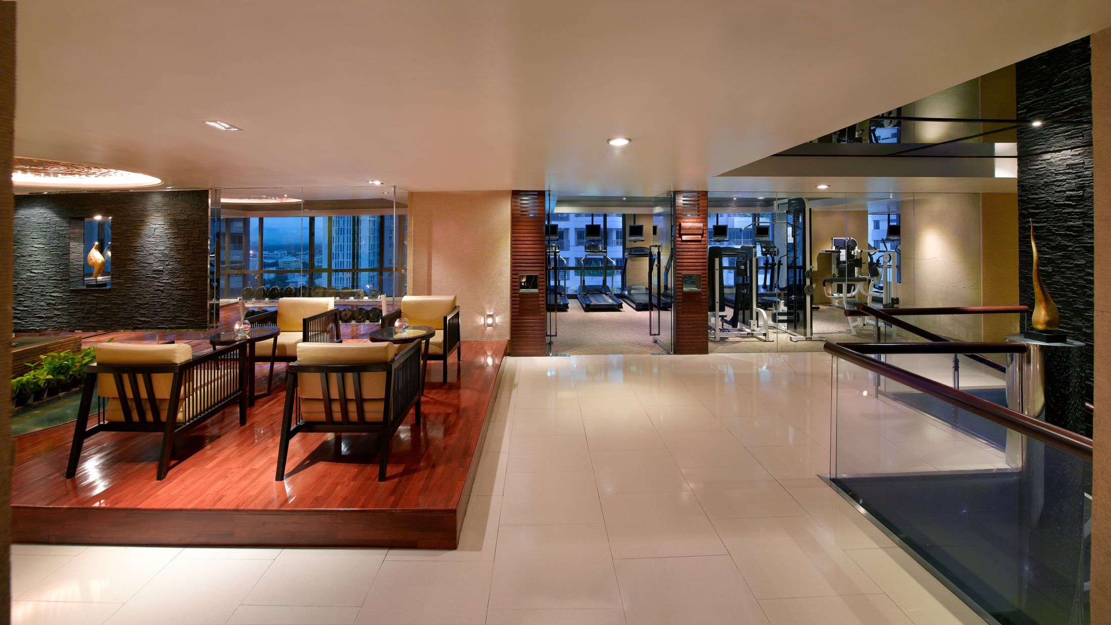 BKK.A.2015.108740.027.jpg-Hybris