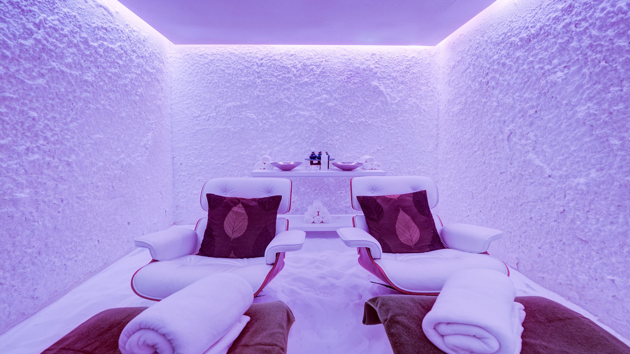 116975-Linger-Longer-Spa-001-Hybris