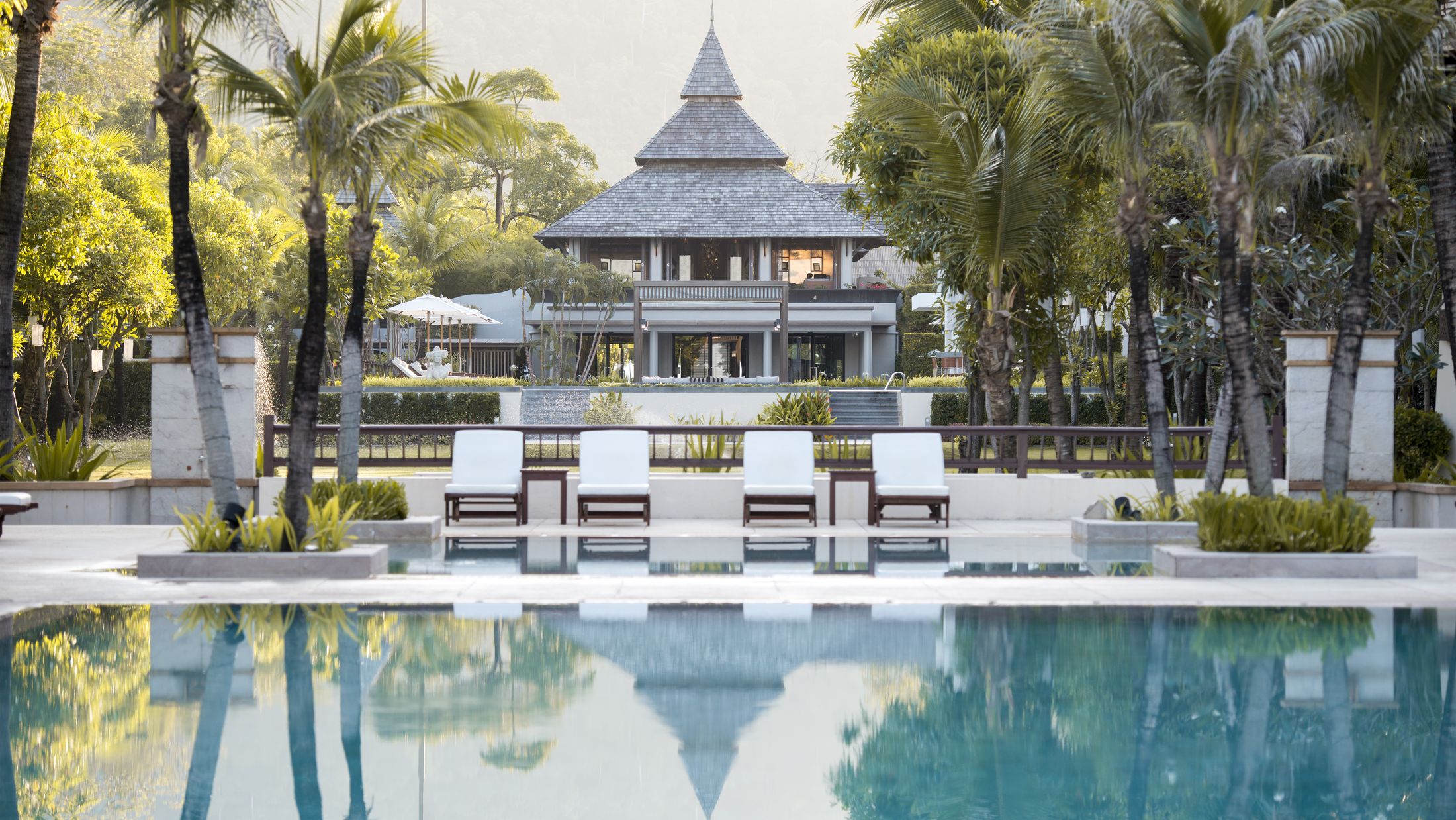 116975-Main-Infinity-Pool-001-Hybris