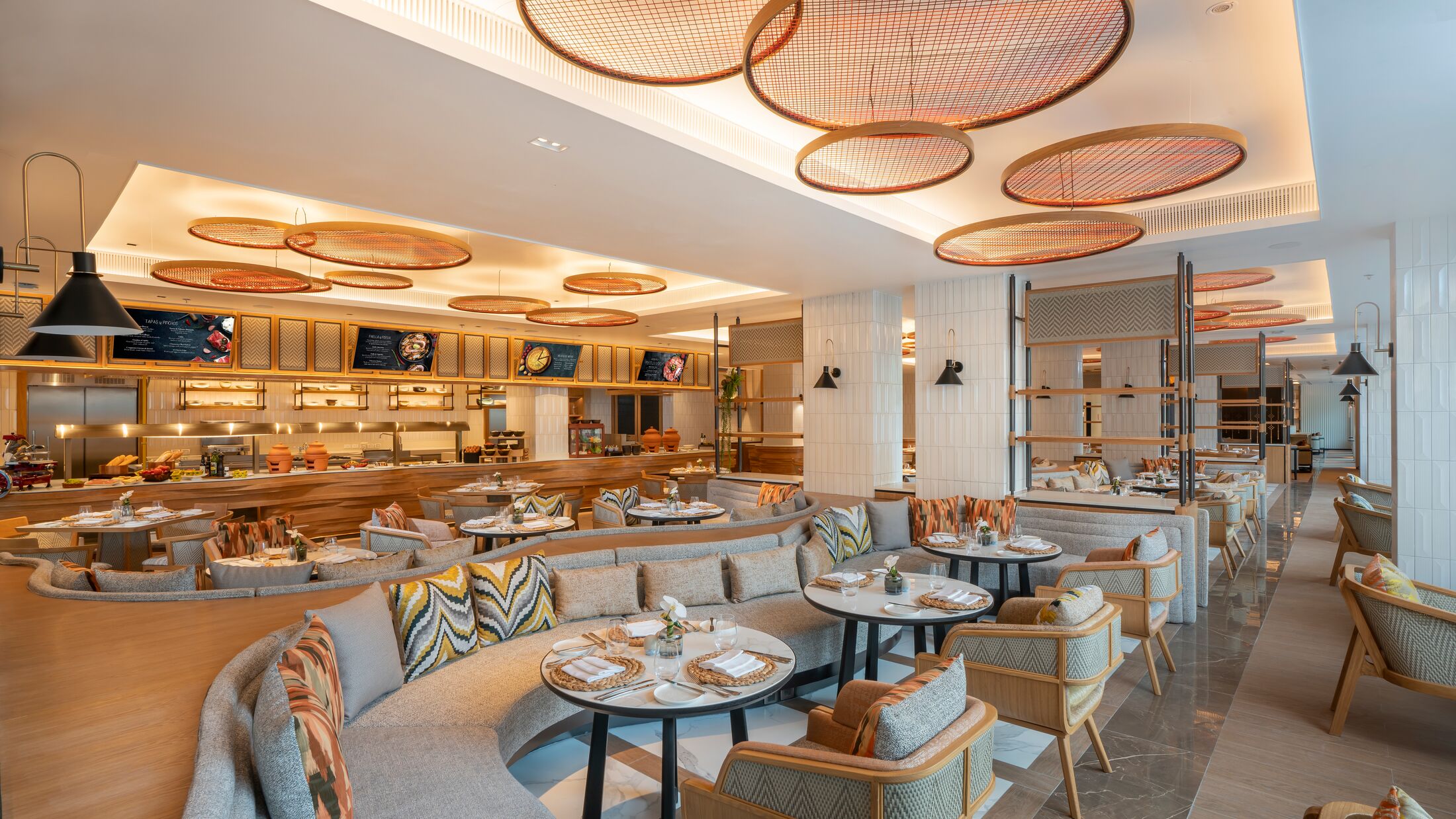 Melia-Chiang-Mai-2023-Laan-Na-Kitchen-001-121885-Hybris