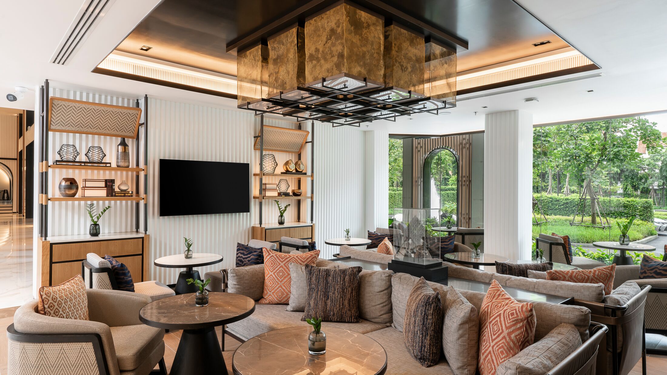 Melia-Chiang-Mai-2023-Ruen-Kaew-Lounge-001-121885-Hybris