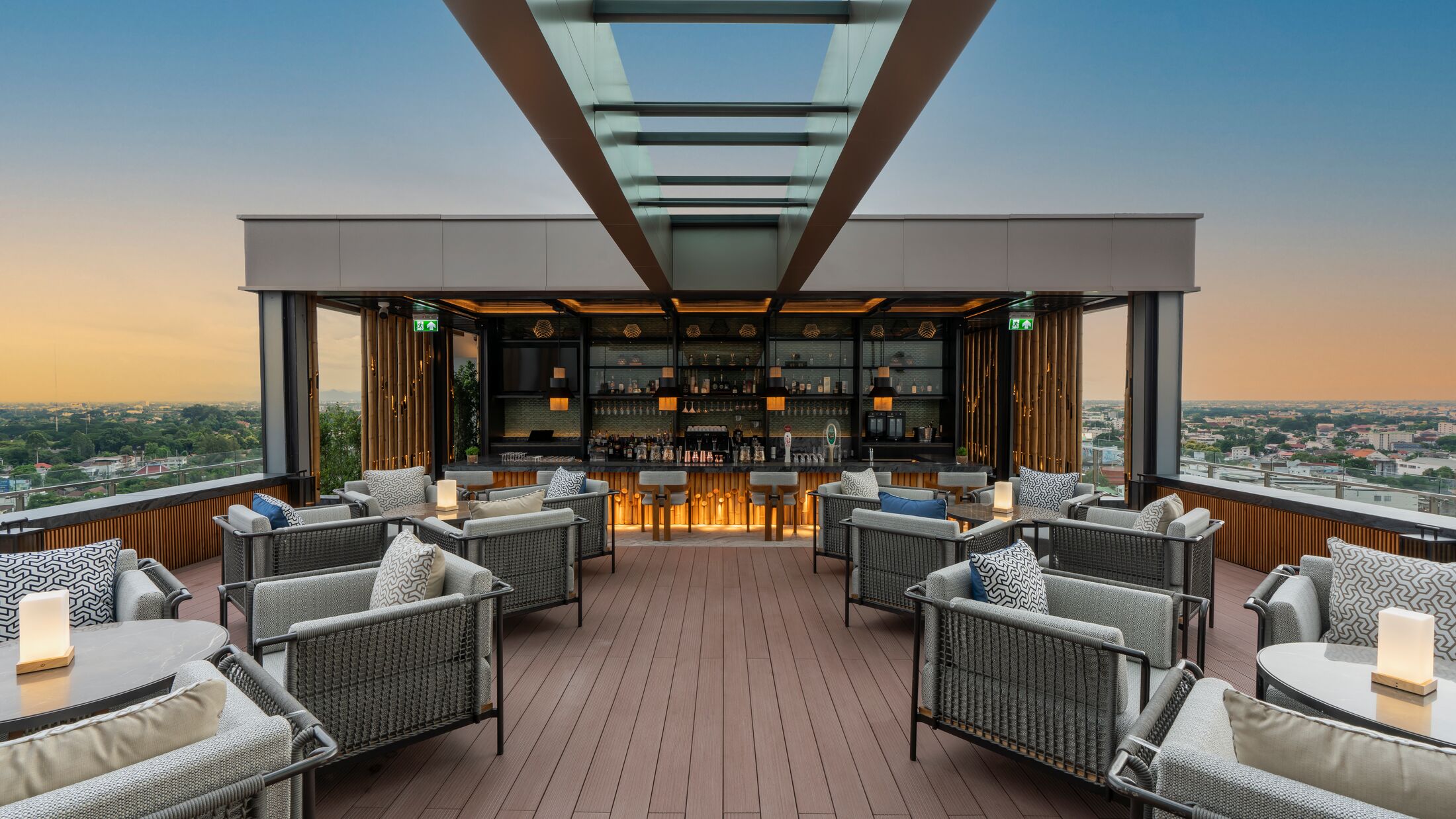 Melia-Chiang-Mai-2023-The-Sky-Bar-001-121885-Hybris