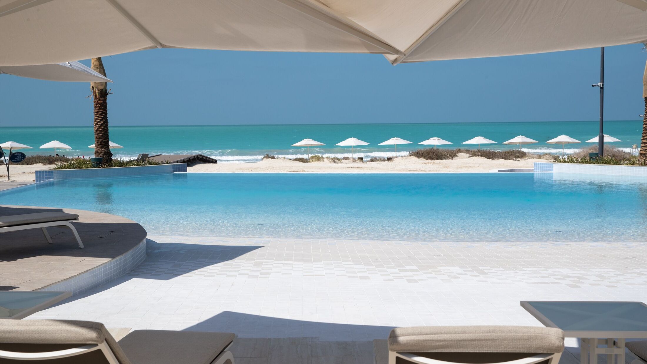 Jumeirah at Saadiyat Island Resort - Pool Beach Sep21-Hybris