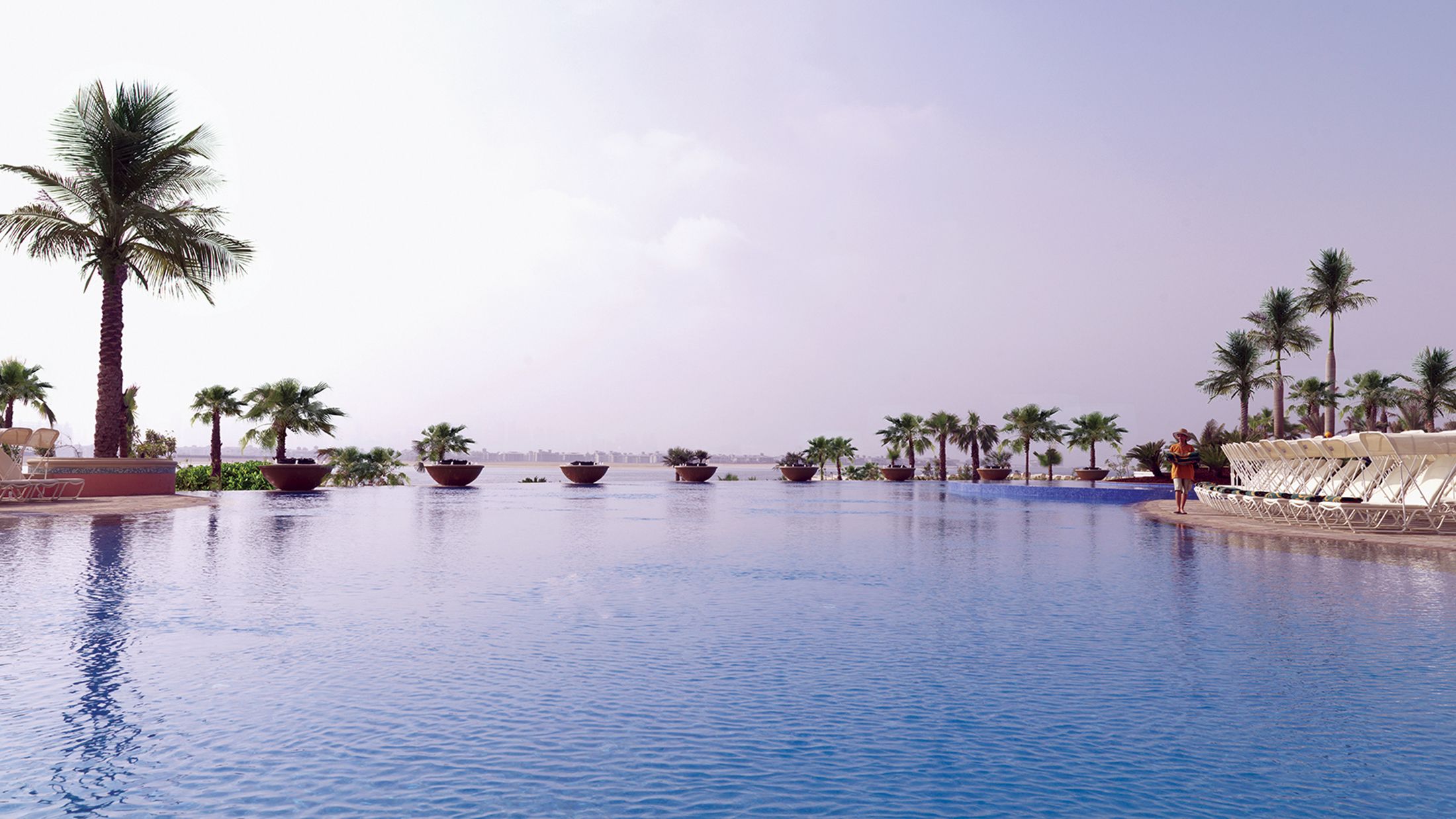 DXB.A.2012.116853.046.jpg-Hybris
