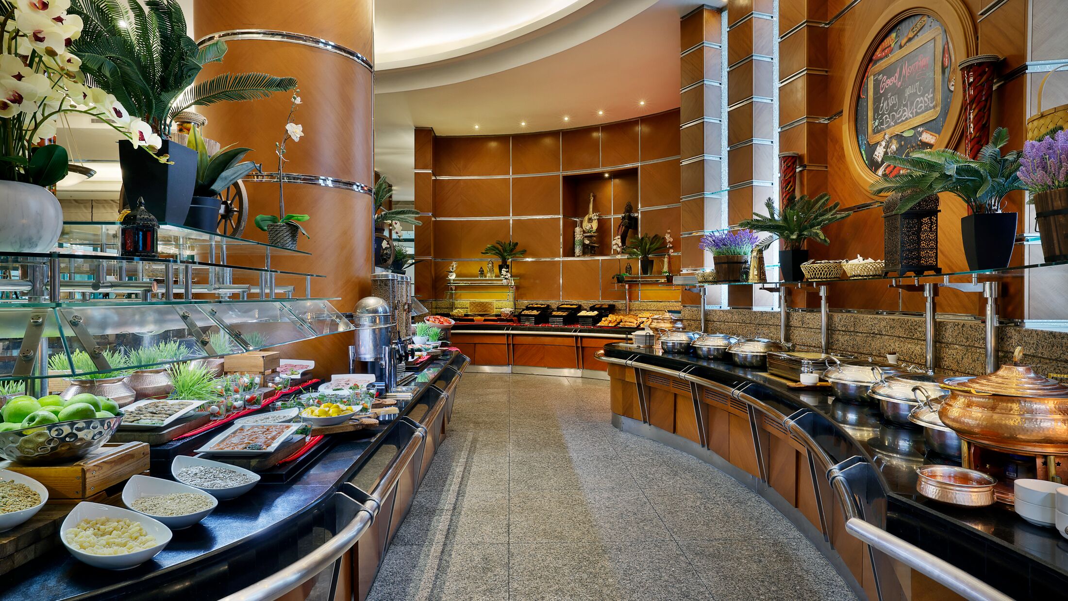Hilton-Dubai-2022-Restaurant-006-110196-Hybris