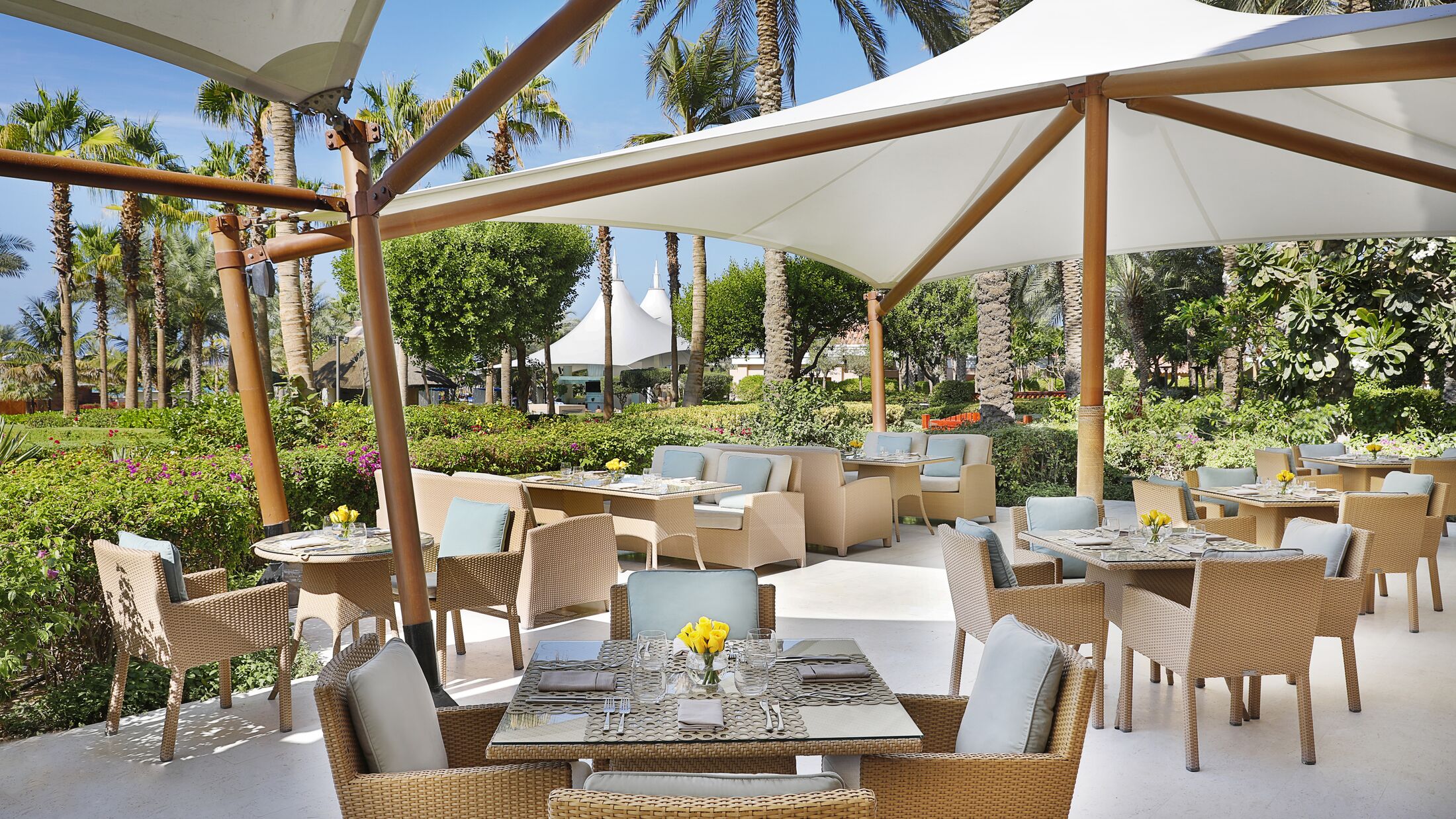 Ritz-Carlton-Dubai-2021-Caravan-Restaurant-Terrace-001-107997-Hybris