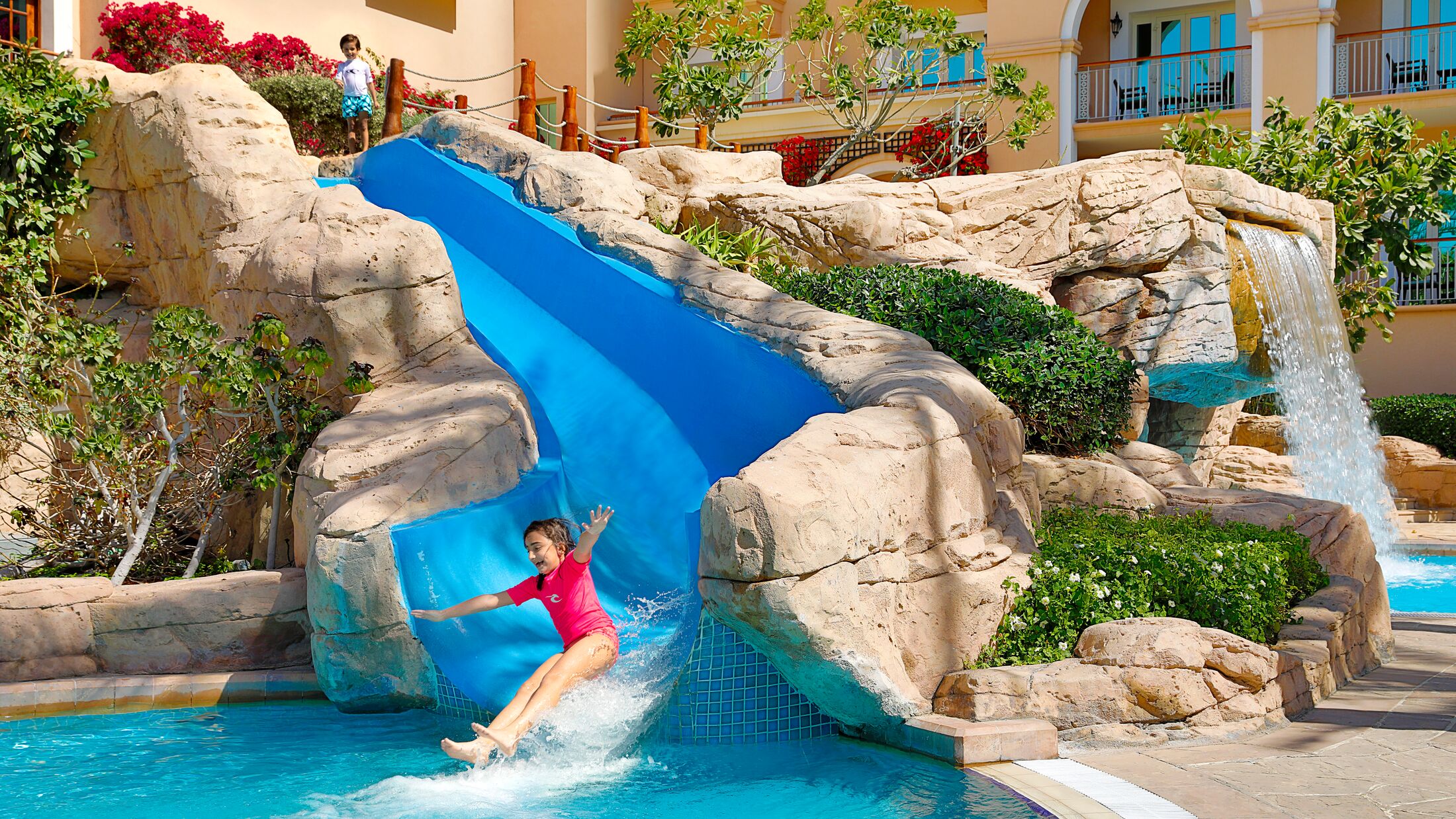 Ritz-Carlton-Dubai-2021-Kids-Pool-Slide-001-107997-Hybris