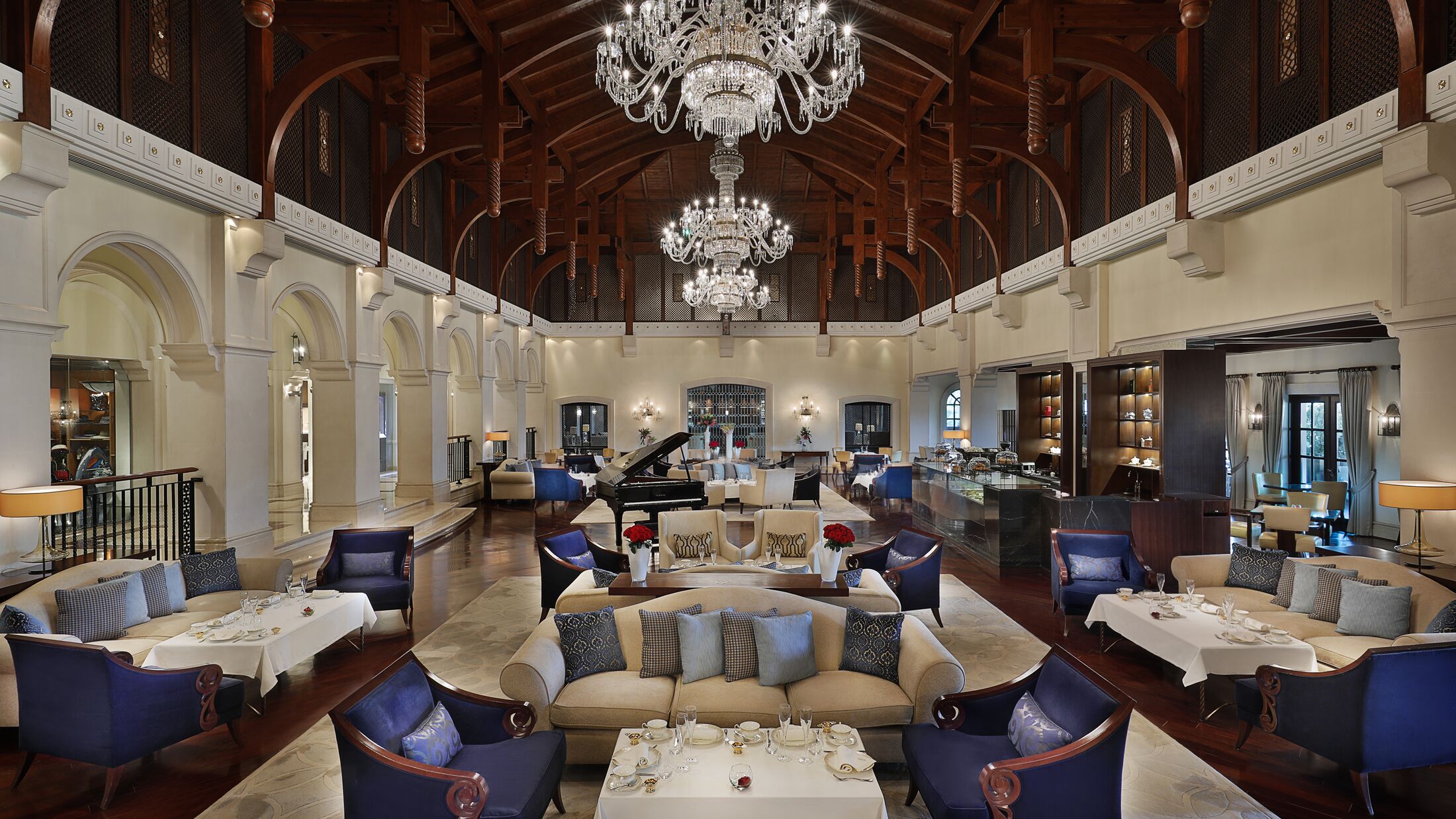 Ritz-Carlton-Dubai-2021-Lobby-Lounge-001-107997-Hybris